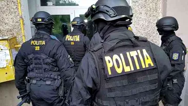 VIDEO ȘOCANT! Polițiști amenințați cu toporul la Ploiești!