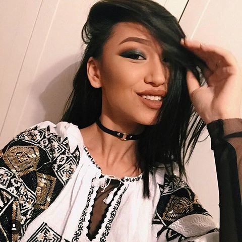 Nadd Hu este pe jumătate chinezoaică