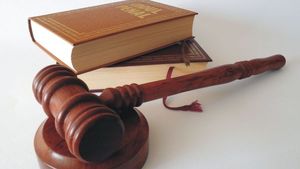 Au fost publicate modificările din Codul Penal, cu privire la pedeapsa celor care NU respectă izolarea