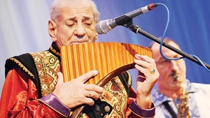 Cum arată, de fapt, soția cu 44 de ani mai tânără a lui Gheorghe Zamfir. FOTO