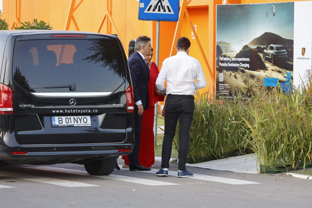 Simona Halep s-a căsătorit cu Toni Iuruc! Cununia civilă a avut loc pe plajă. LIVE TEXT & GALERIE FOTO