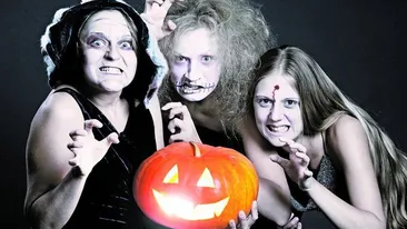 Iata cat te costa vestimentatia de Halloween!