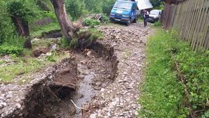 Panică în Bacău! Inundațiile au măturat totul în cale. FOTO