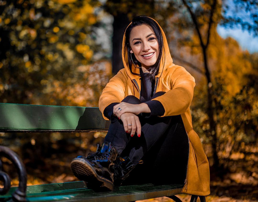Cum a fost fotografiată Andra în parc! Soția lui Cătălin Măruță a întors toate privirile