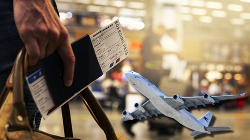 1,22 euro pentru un singur bilet de avion. Eroarea unei companii aeriene a devenit fericirea de moment a multor călători