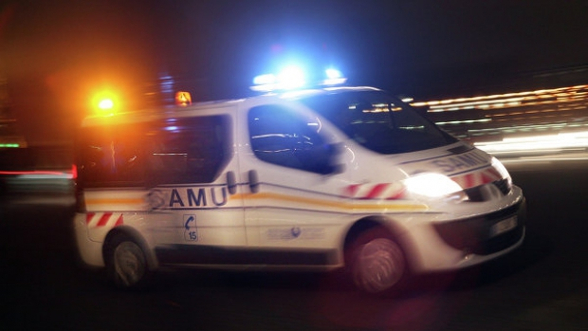 Accident grav în Franţa: Un autocar cu turişti s-a răsturnat
