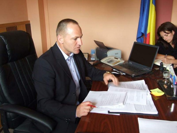 Un condamnat celebru, închis pentru corupție, s-a asociat cu Poliția Română în campanii pentru prevenirea criminalității