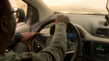 Câți lei câștigă pe zi un șofer la Uber. Cu câți bani rămâne la finalul lunii