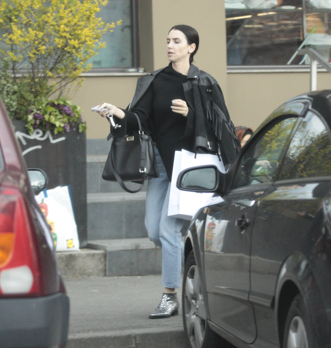 Andreea Ciungan se află la început de relație cu Vasi Geambazi