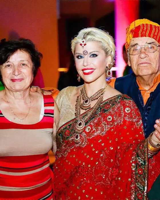 Mesajul transmis de Loredana Groza, după înmormântarea tatălui ei: ”Sunt alături de toți cei care au pierdut un părinte”
