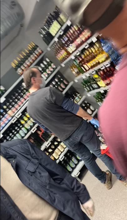 “Premierul fără mandat”  a zăbovit mai mult timp la raionul de bere