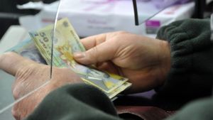Pensionarii din România care, începând cu 1 ianuarie 2024, vor primi pensii mărite la 3.920 lei