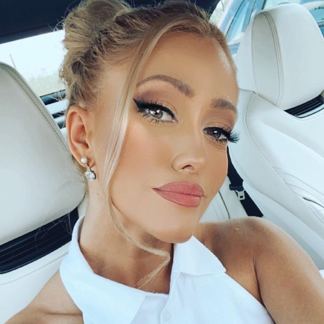 Iuliana Pepene, sexy-știrista de la Antena 1 (Foto: Instagram)