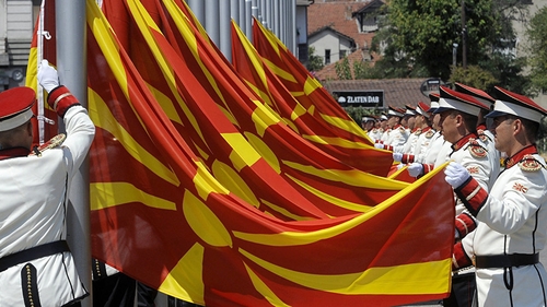 O ţară europeană, obligată să-şi schimbe numele! NATO i-a cerut asta, dacă vrea să intre în Alianţă