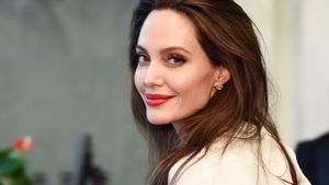 Angelina Jolie se mărită pentru a patra oară? La un an după divorţ, actriţa şi-a refăcut viaţa alături de un bărbat misterios