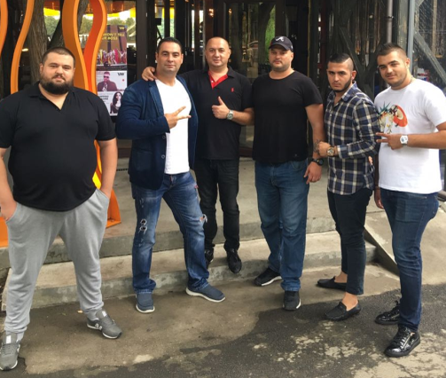 Leo de la Strehaia, de gât cu "fratele" său, Roger