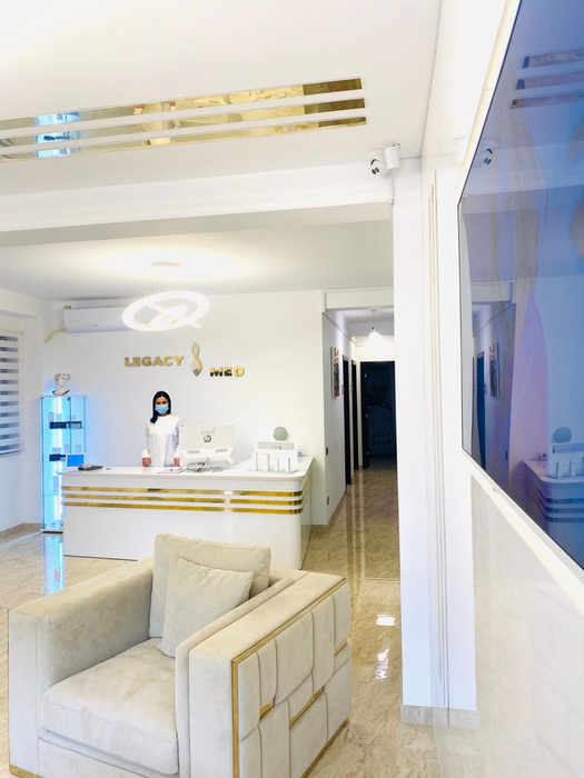 Legacy Med aduce în România inovație în transplantul de păr: implant de păr pentru femei fără a tunde podoaba capilară. Colaborare specială cu Turkey Hair Academy