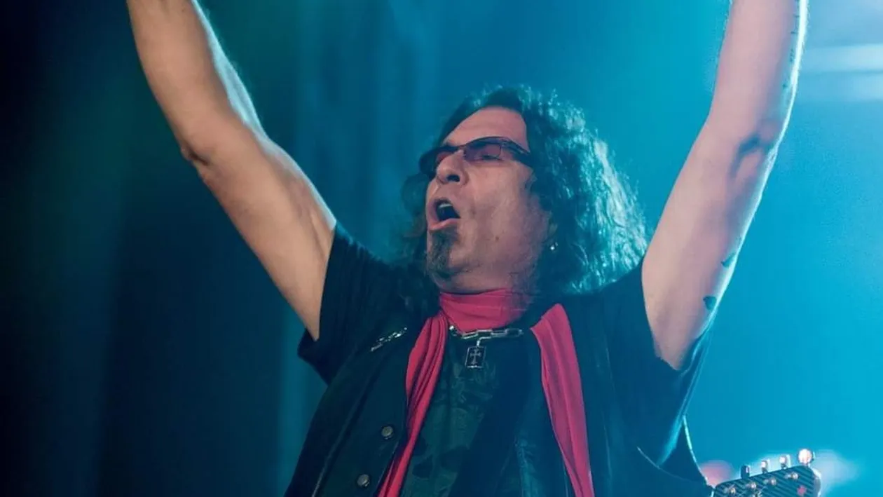 Tulburător! Ce a postat ultima dată Adi Bărar, chitaristul formației Cargo, pe Facebook, înainte să ajungă la ATI, după ce s-a infectat cu SARS – CoV – 2. FOTO