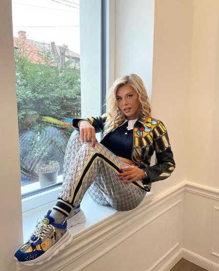 Fanul vedetelor a ”lovit” la Loredana Groza: ”Ești regretul vieții mele!”