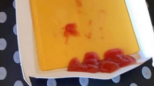Surpriză de proporții! A comandat mâncare, însă ce a primit a lăsat-o fără cuvinte. „Patru stropi de ketchup”