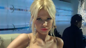 Va era dor de Simona Sensual! Uite cum s-a pozat la malul marii! Fanii au INNEBUNIT