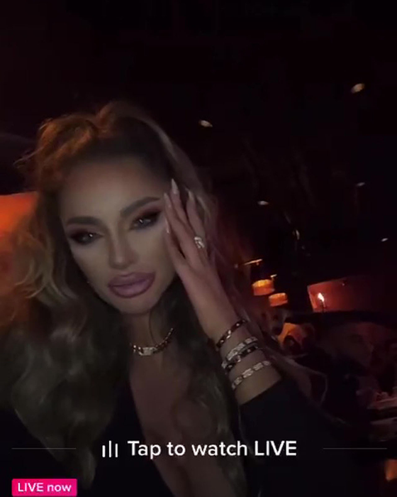 Bianca Drăgușanu le-a arătat diamantele urmăritorilor ei
