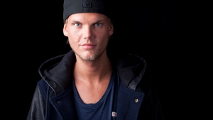 BOMBA! DJ Avicii avea o iubita secreta si era tata vitreg! Cine este tanara cu care voia sa se casatoreasca si sa faca o fetita