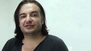 Am aflat crudul adevar! Imagini in premiera cu designerul Razvan Ciobanu, dezbracat pe plaja!
