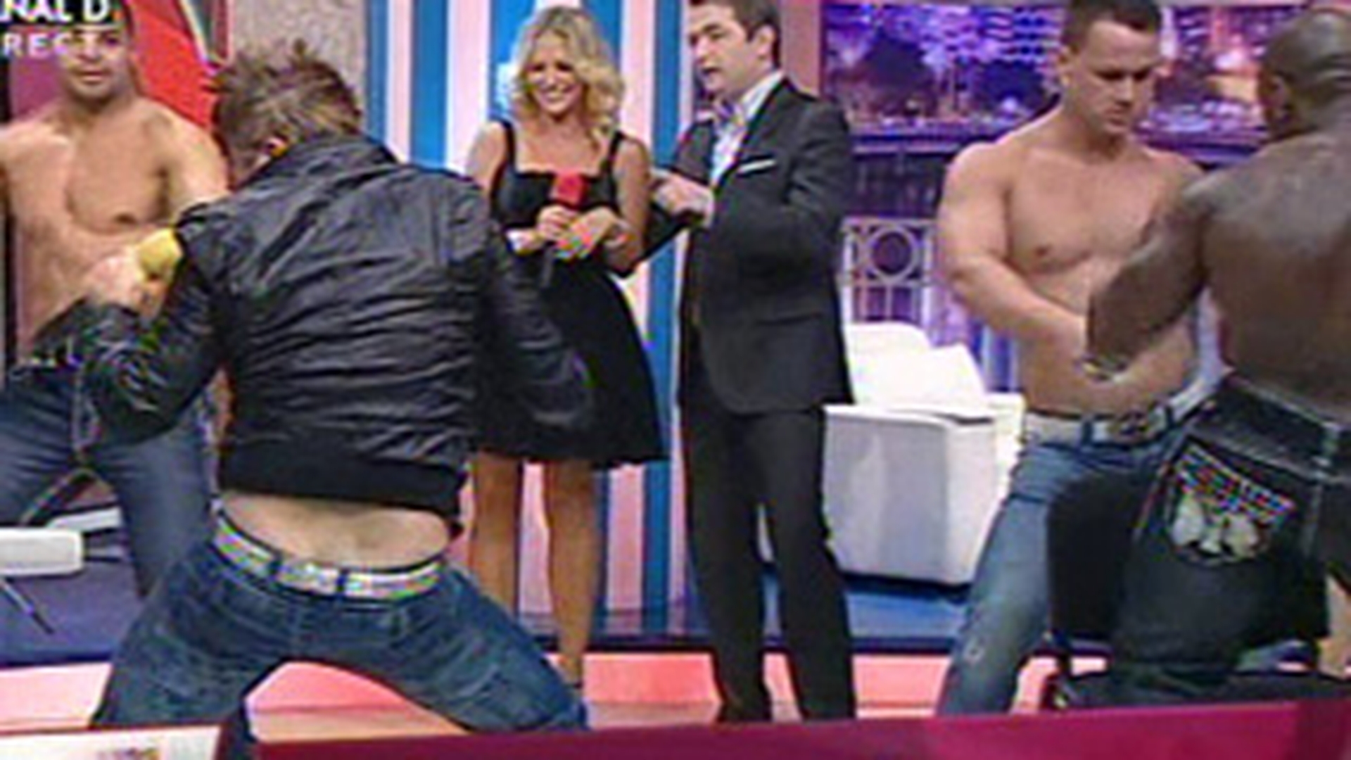 VIDEO Andreea Mantea a pus ochii pe stripperii de la Chippendales! Vezi ce i-a propus unuia dintre ei!