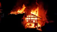 Suceava: O femeie a ajuns la spital după ce casa i-a fost incendiată