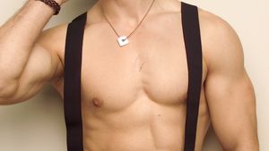 Are grija ca de ochii din cap de cadoul primit de la Bianca! Pavel Stratan a intrat cu cainele in mall, desi e interzis!