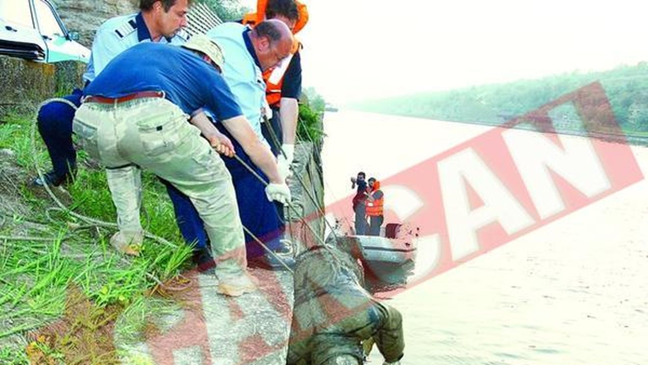 Aruncat in Canalul Dunare -Marea Neagra, cu piatra de gat