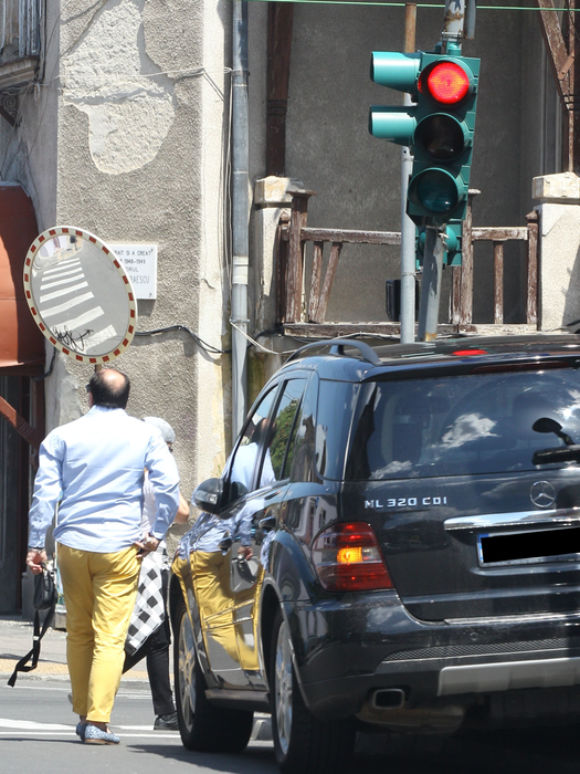 Romică Ţociu şi-a luat borseta din maşină şi dus a fost