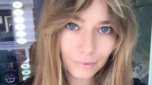 LAURA COSOI nu a stat pe gânduri şi a făcut asta cu soţul ei, după ce s-a afişat din nou cu SMILEY. Fanii nu au fost deloc fericiţi