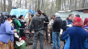 Decizie CEDO de ultimă oră. Franța, obligată să plătească șapte romani entie romă pe care i-a evacuat dintr-o tabără