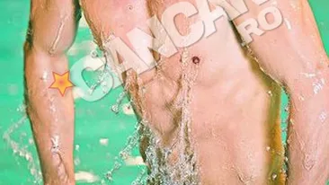 Vladimir Draghia e distant cu fetele de la Burlacul ca sa nu o supere pe Augusta Lazarov. Nu s-a atins de nicio concurenta in sase saptamani de filmari