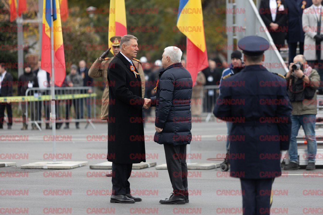 Imagini LIVE de la parada militară de 1 decembrie. Cum au apărut poliţistele la defilare. FOTO