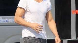 Acesta este secretul lui Ryan Gosling, unul dintre cei mai doriti barbati de la Hollywood. Femeile nu il plac pentru abdomenul lui plat