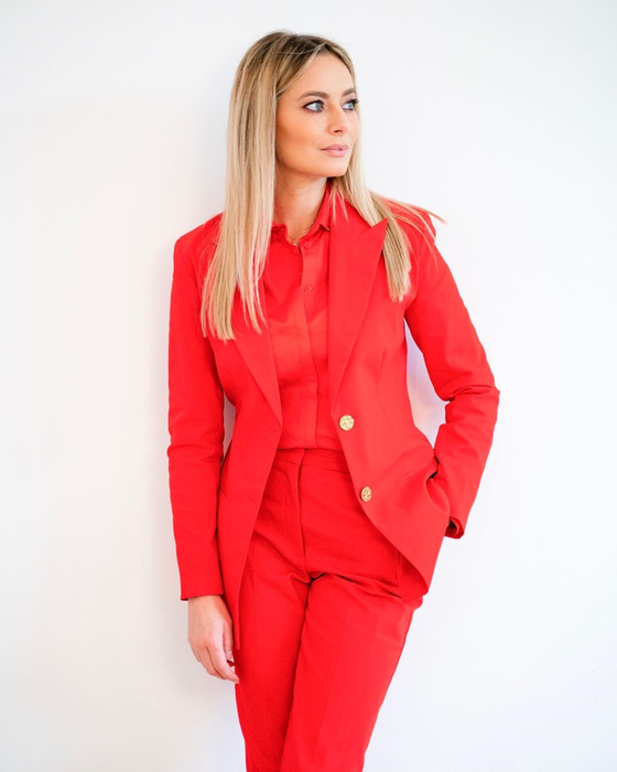 FOTO | Cum arată Laura Cosoi în luna a opta de sarcină. Fanii o acuză că-și editează pozele