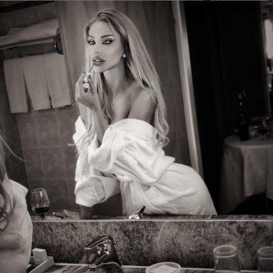 Bianca Drăgușanu, declarație de dragoste pentru noul iubit. Cum a surprins-o bărbatul misterios care o face fericită | FOTO