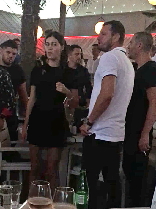Marius Niculae şi iubita sa au fost impresionaţi de atmosfera din club
