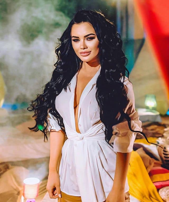 Carmen Sălciua, primele declarații după ce Bianca Drăgușanu a acuzat-o de falsitate și a jignit-o: “Ce ai cu mine? Dacă ai o problemă, poți să o spui frumos”