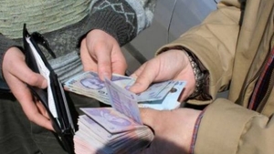 Un bărbat și-a luat țeapa vieții lui. A lăsat mașina de 30.000 € pentru un împrumut de 5.000 de €