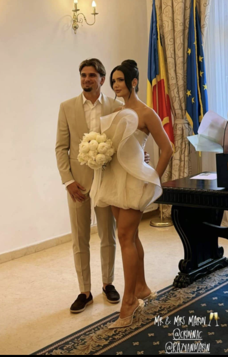 Răzvan Marin și Crina s-au căsătorit civil! Ianis și Elena Hagi, nași de cununie. GALERIE FOTO