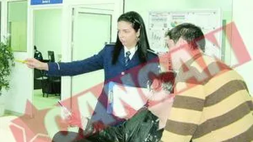 Politiste sexy pentru soferii neatenti