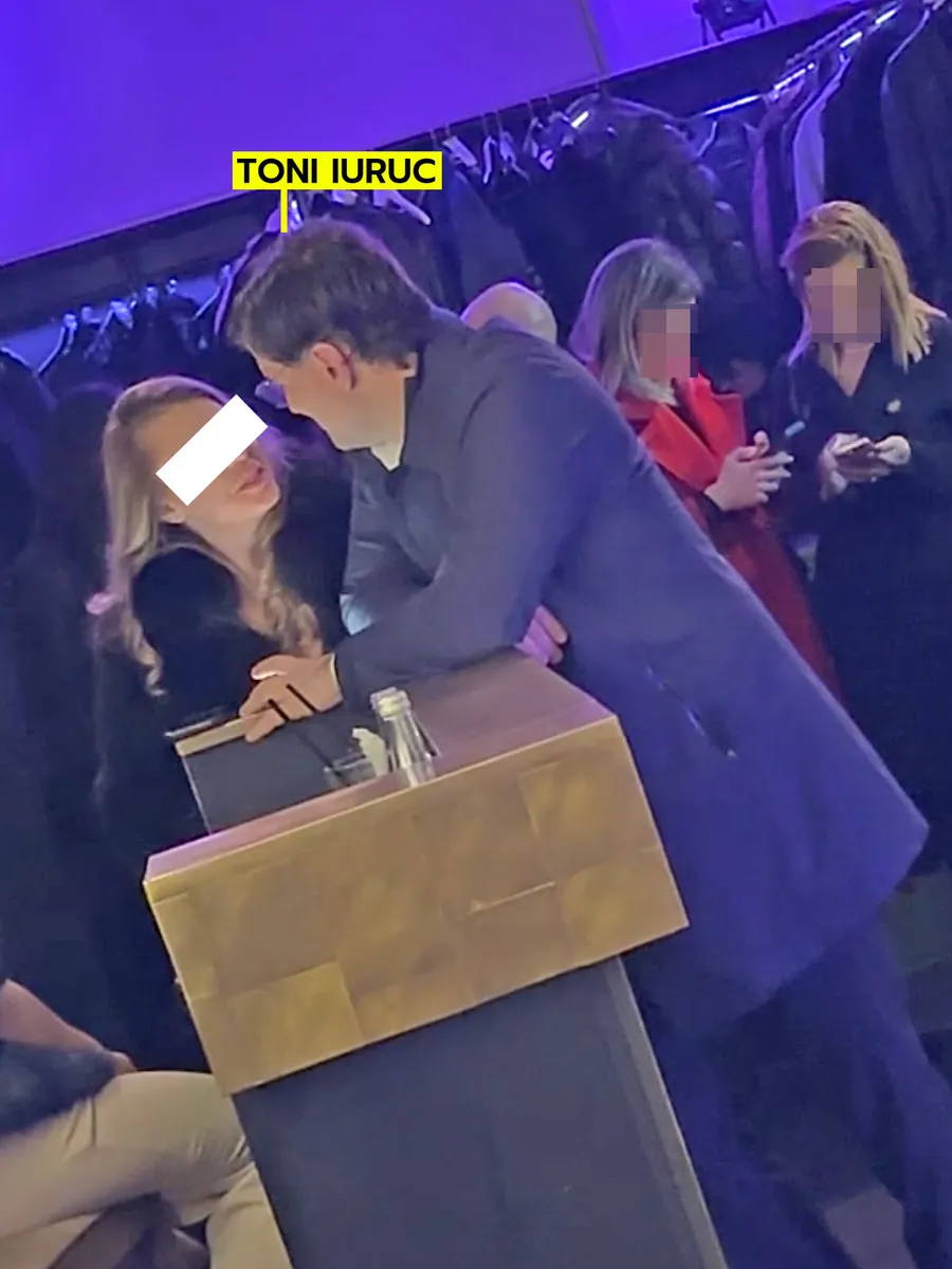 Toni Iuruc, discuție cu zâmbetul pe buze cu blonda