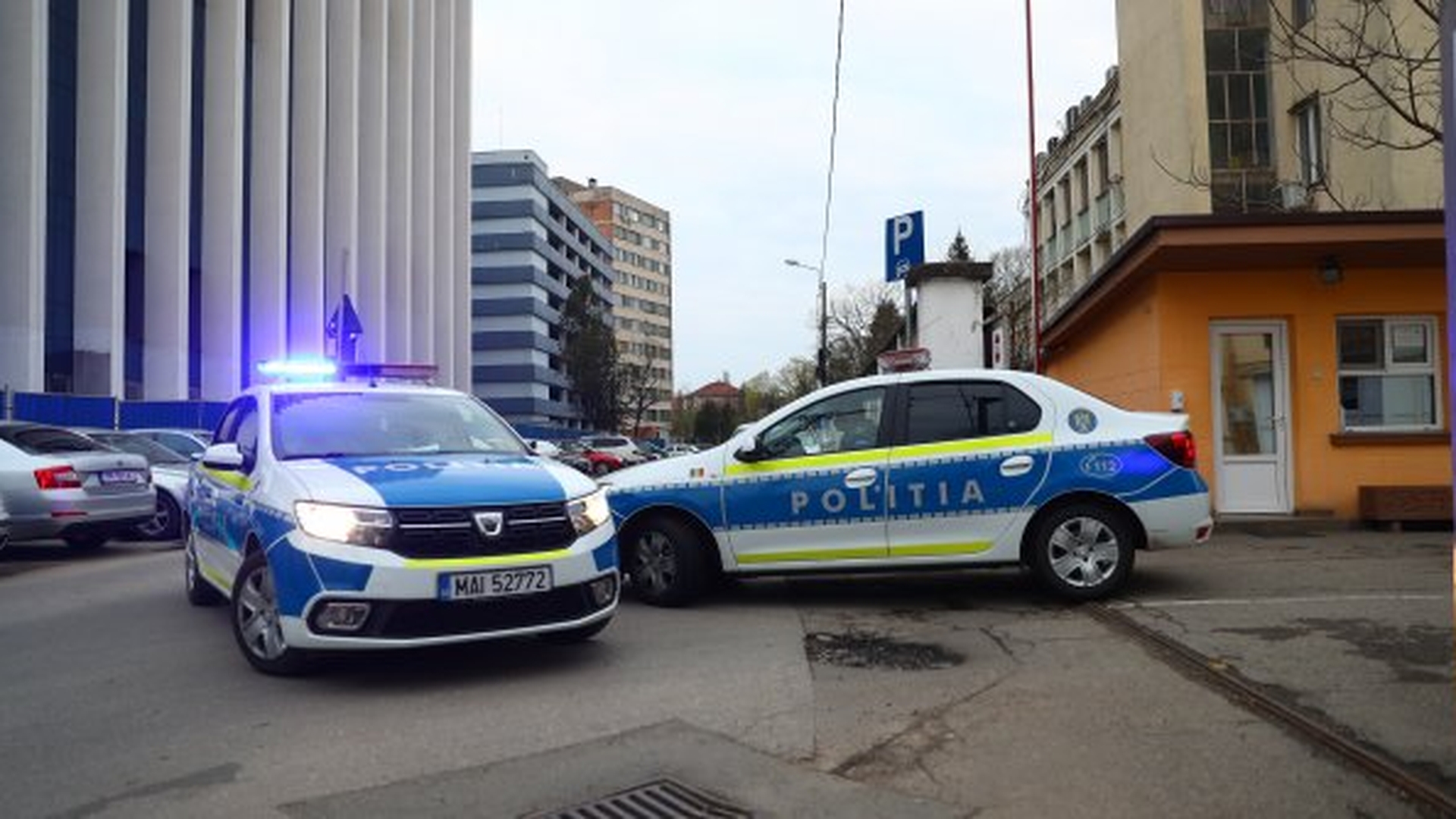 Doi adolescenți din Botoșani au bătut o tânără pe stradă și au filmat totul. Ce pedeapsă au primit