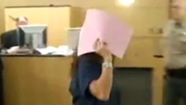 VIDEO O femeie a vrut sa-si vanda copilul pentru 500 de dolari, intr-un fast food