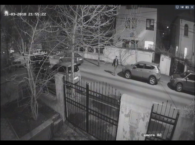 Primele imagini cu piromanul din București! Poliția Capitalei a cerut sprijinul populației