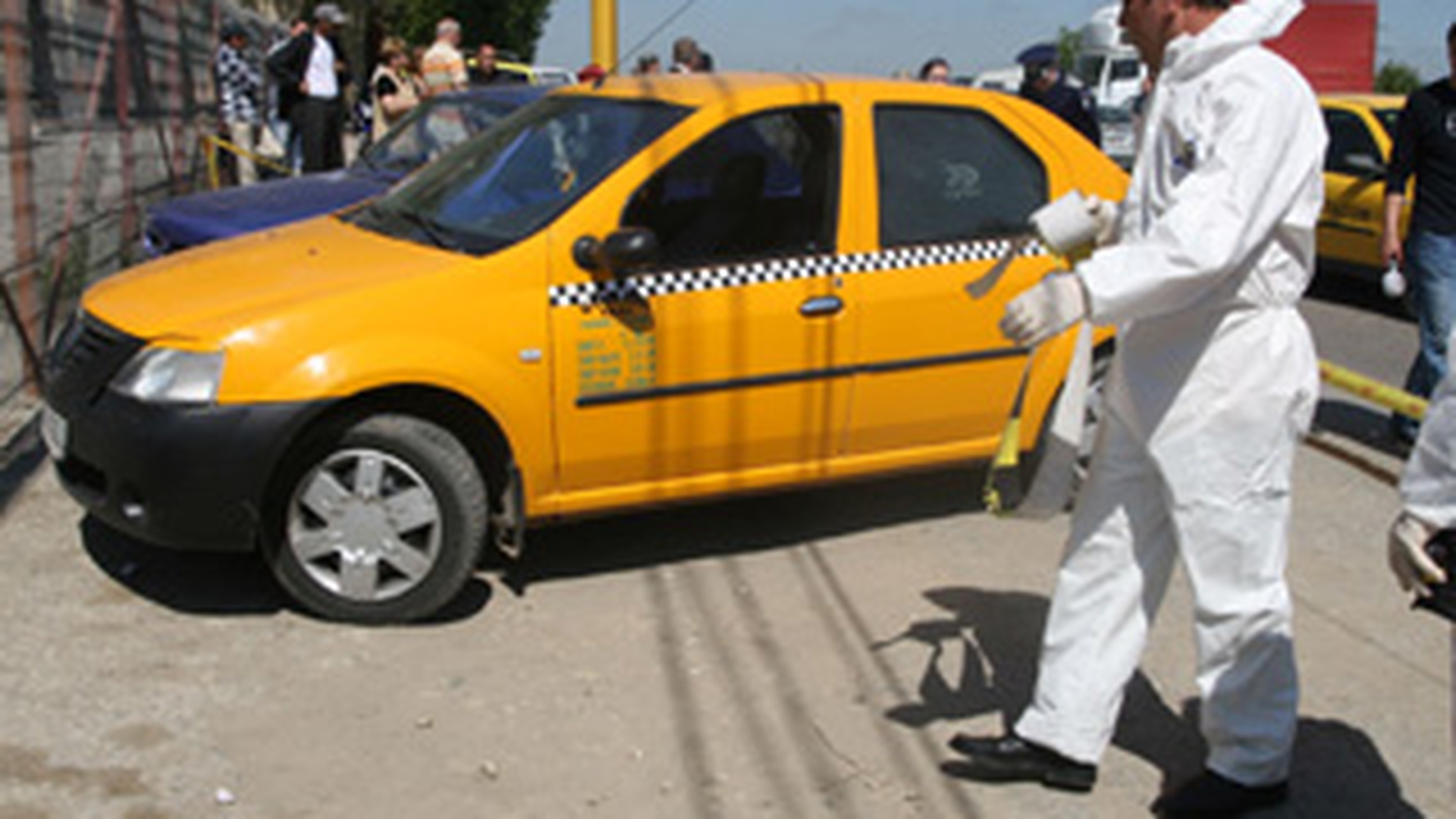 Taximetrist talharit pentru ca a refuzat sa schimbe melodia de la casetofon